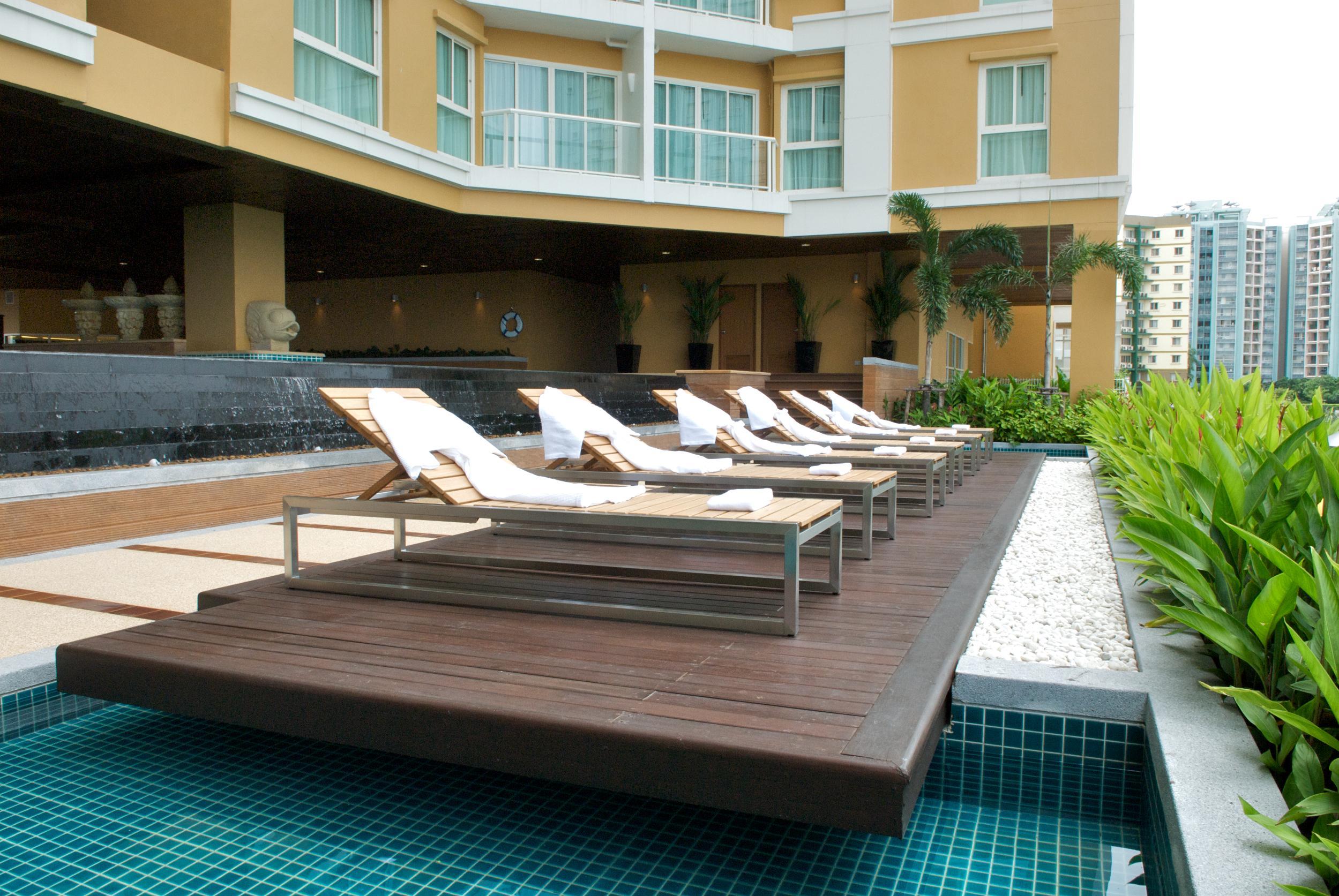 The Narathiwas Hotel & Residence Sathorn Bangkok Exteriör bild