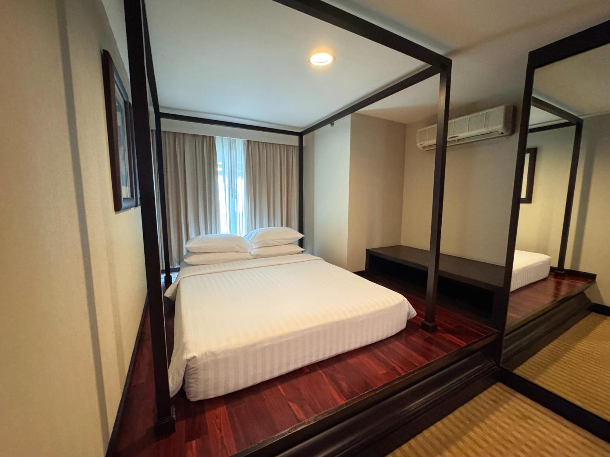 The Narathiwas Hotel & Residence Sathorn Bangkok Exteriör bild