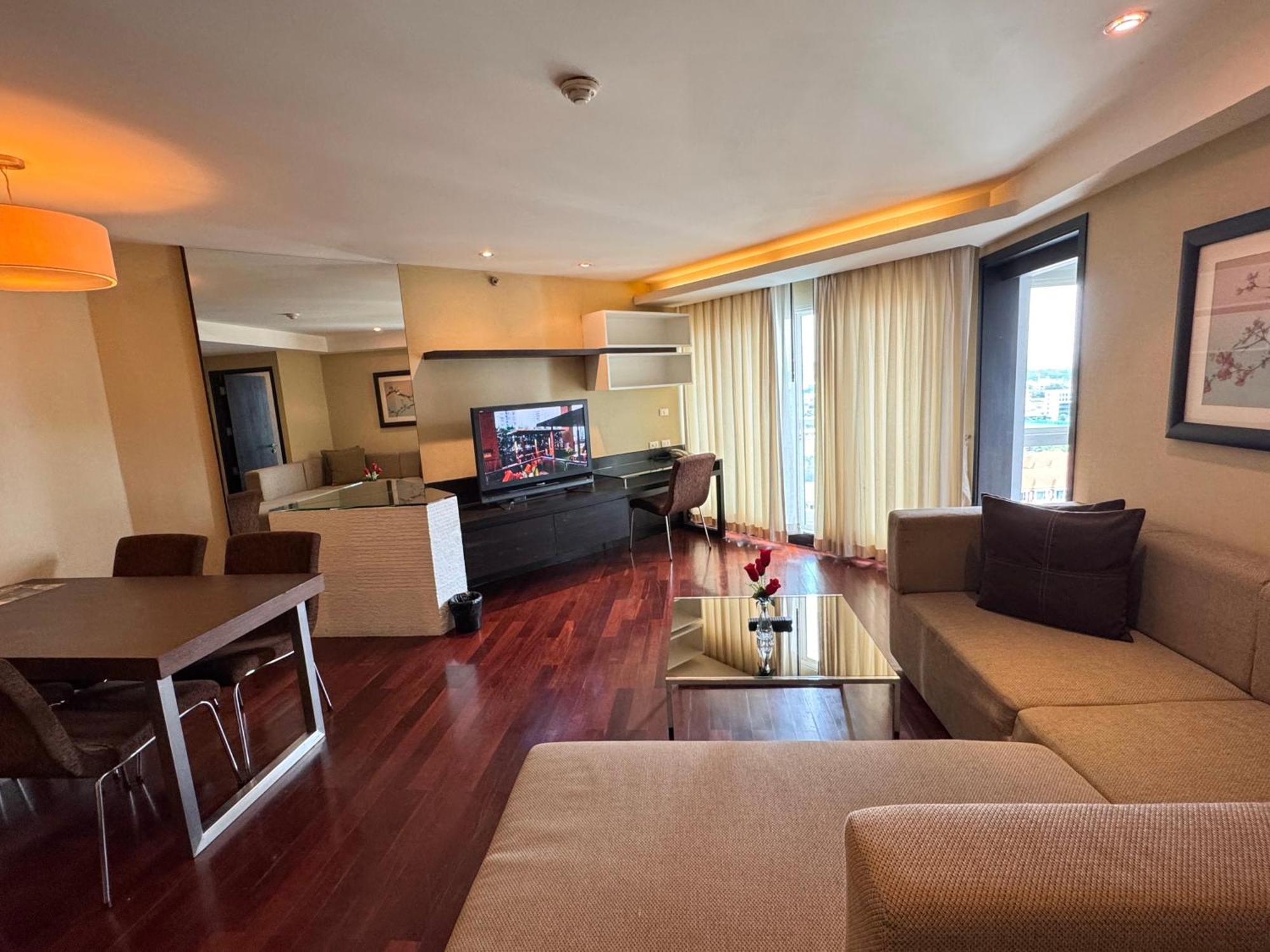The Narathiwas Hotel & Residence Sathorn Bangkok Exteriör bild