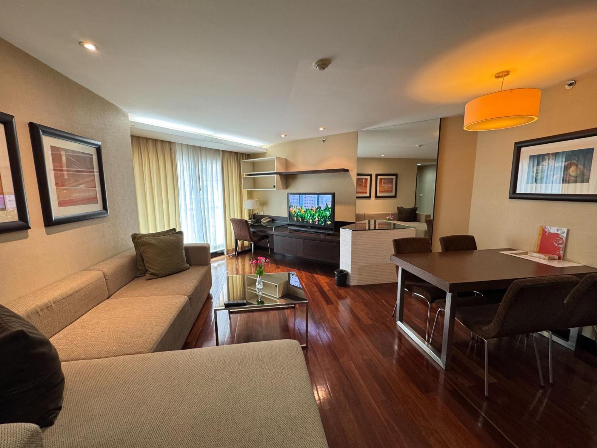 The Narathiwas Hotel & Residence Sathorn Bangkok Exteriör bild