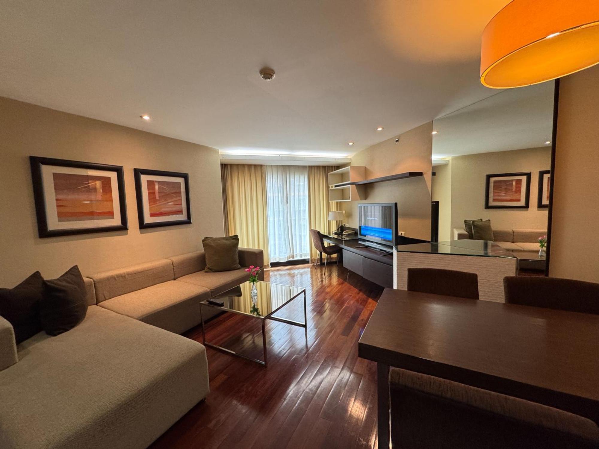 The Narathiwas Hotel & Residence Sathorn Bangkok Exteriör bild