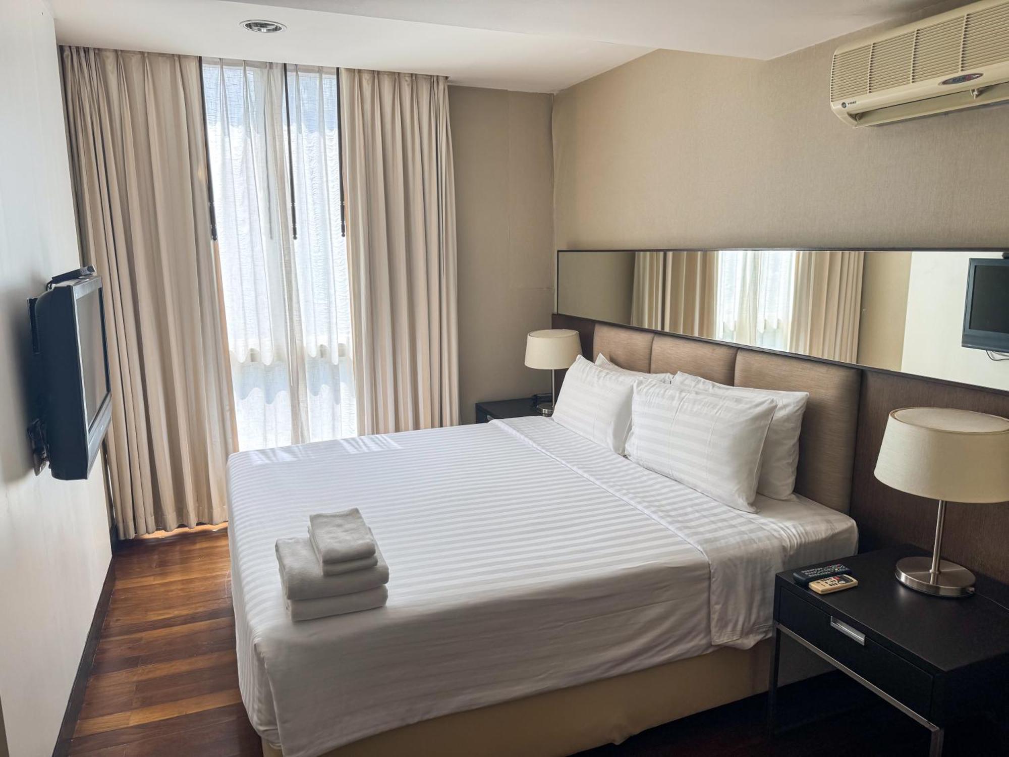 The Narathiwas Hotel & Residence Sathorn Bangkok Exteriör bild