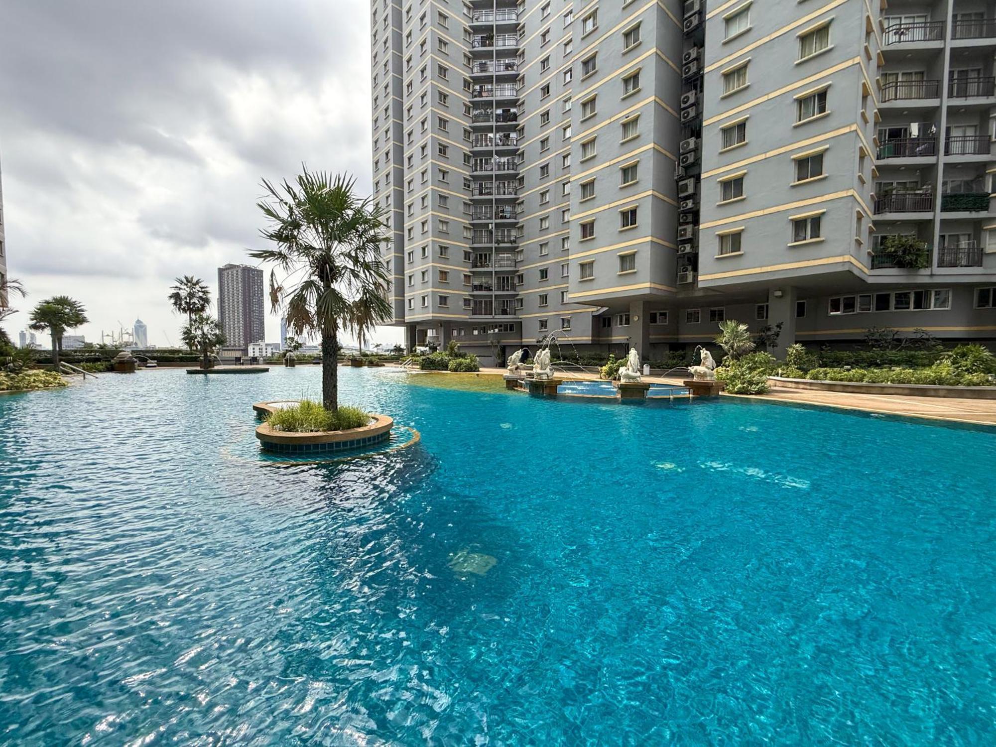 The Narathiwas Hotel & Residence Sathorn Bangkok Exteriör bild