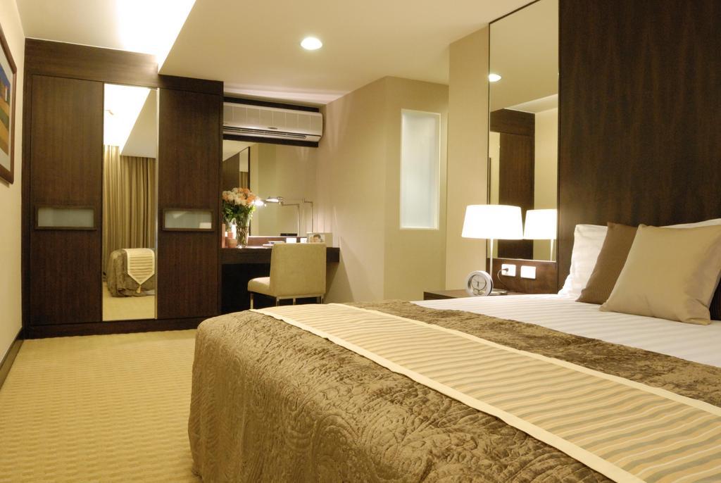 The Narathiwas Hotel & Residence Sathorn Bangkok Exteriör bild