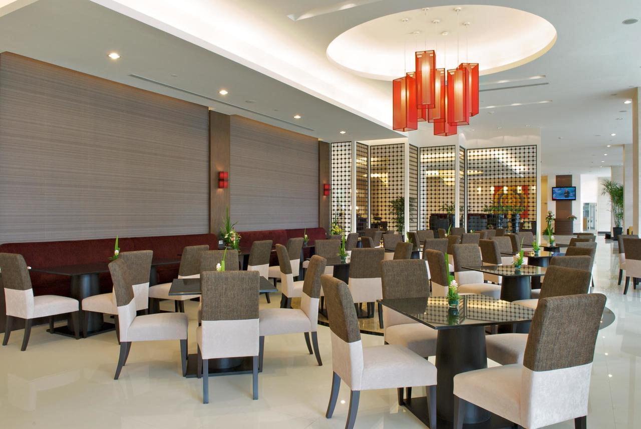 The Narathiwas Hotel & Residence Sathorn Bangkok Exteriör bild